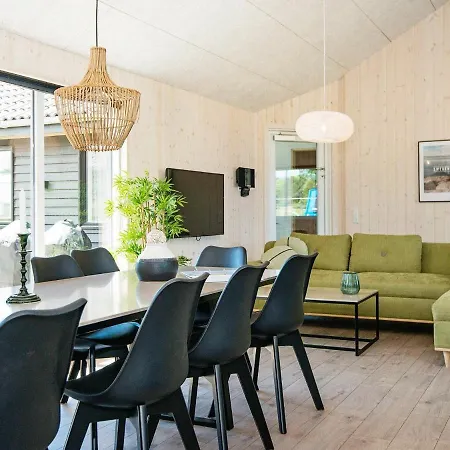 20 Person In Nørre Nebel