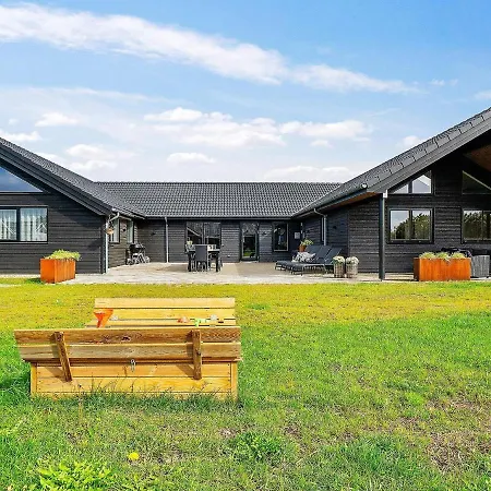 20 Person In בית נופש